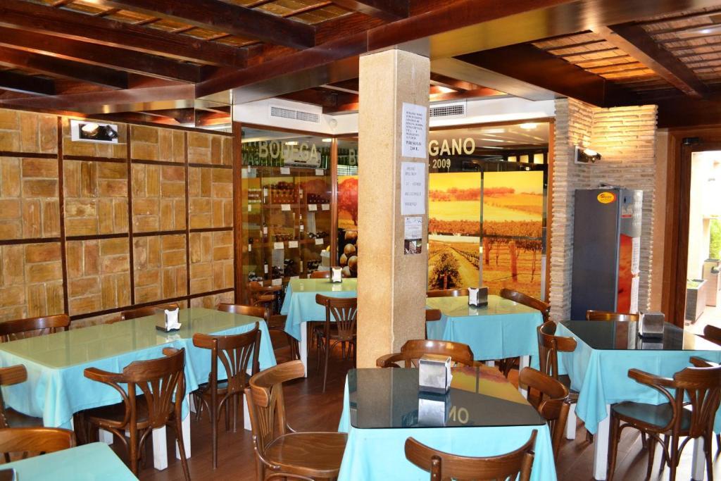 Hostal El Vegano Utiel Exterior foto